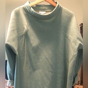 Lightweight sweatshirt style top by Jjill